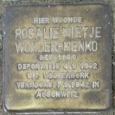 Struikelsteen voor Rosalie Mietje Wonder-Menko