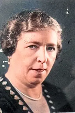 Portret van Mietje Kunstenaar-Bobbe