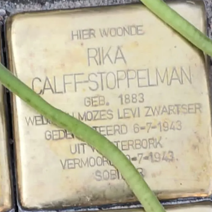 Struikelsteen voor Rika Calff-Stoppelman