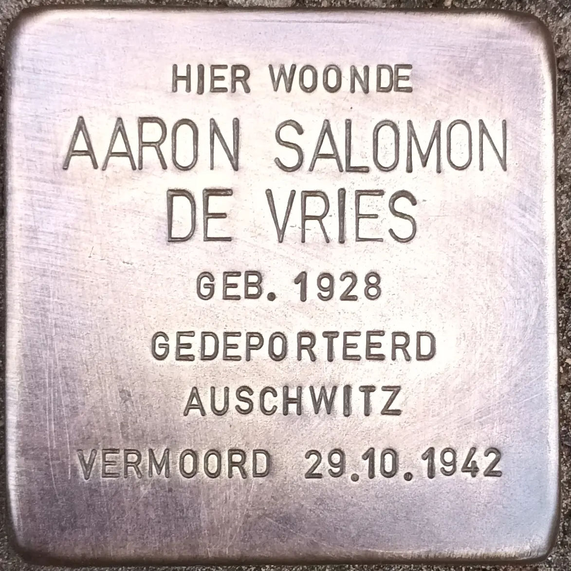 Struikelsteen voor Aäron Salomon de Vries