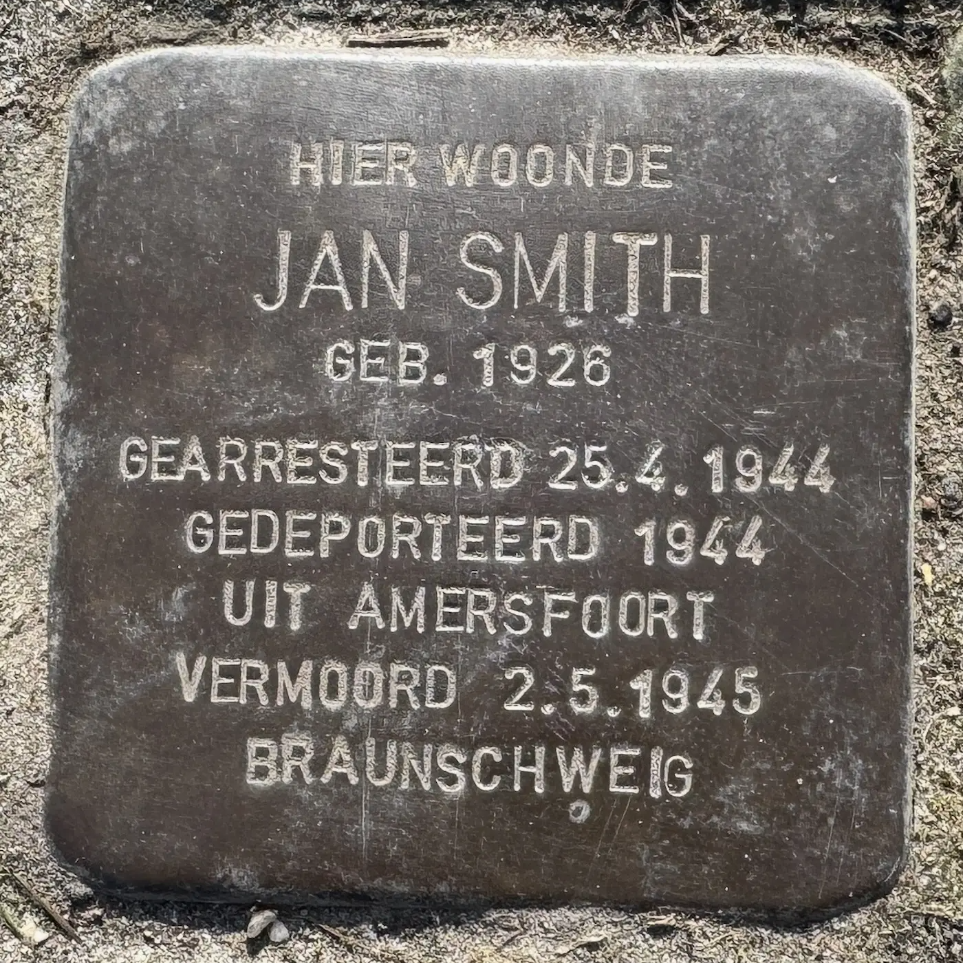 Struikelsteen voor Jan Smith