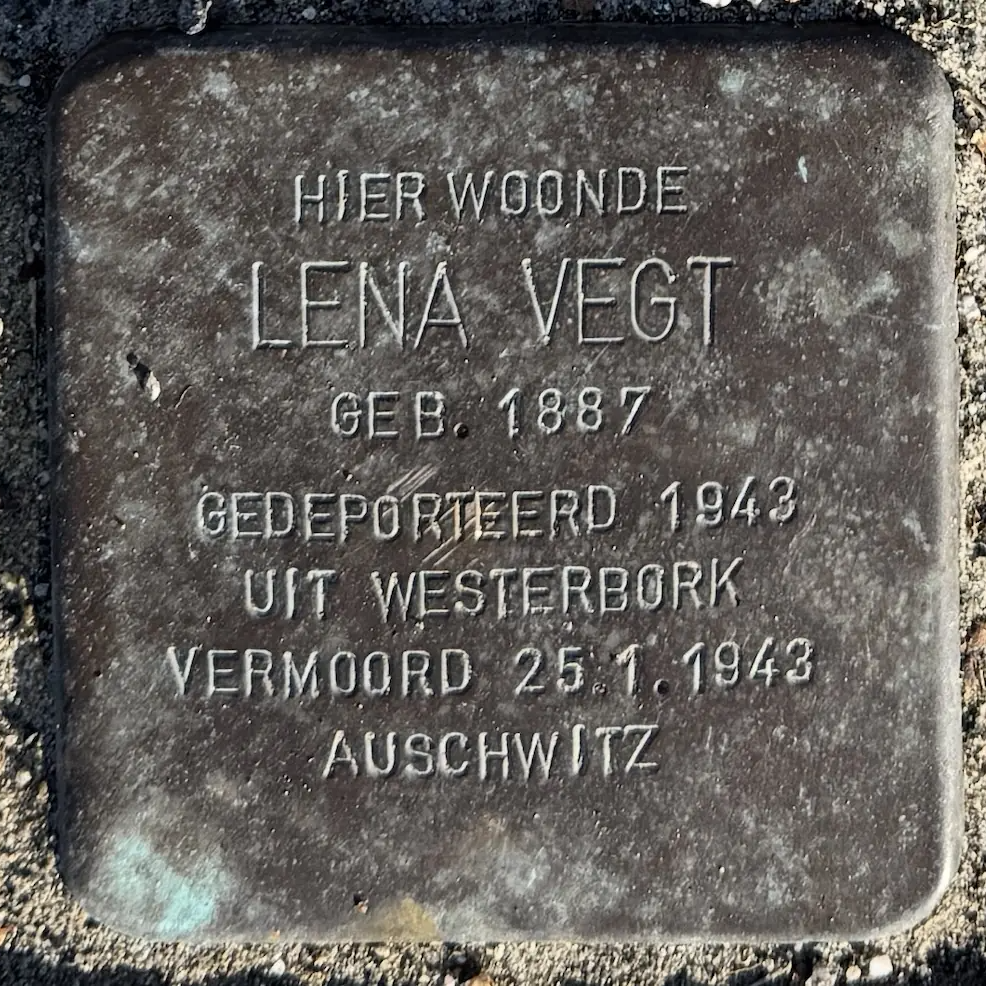 Struikelsteen voor Lena Vegt