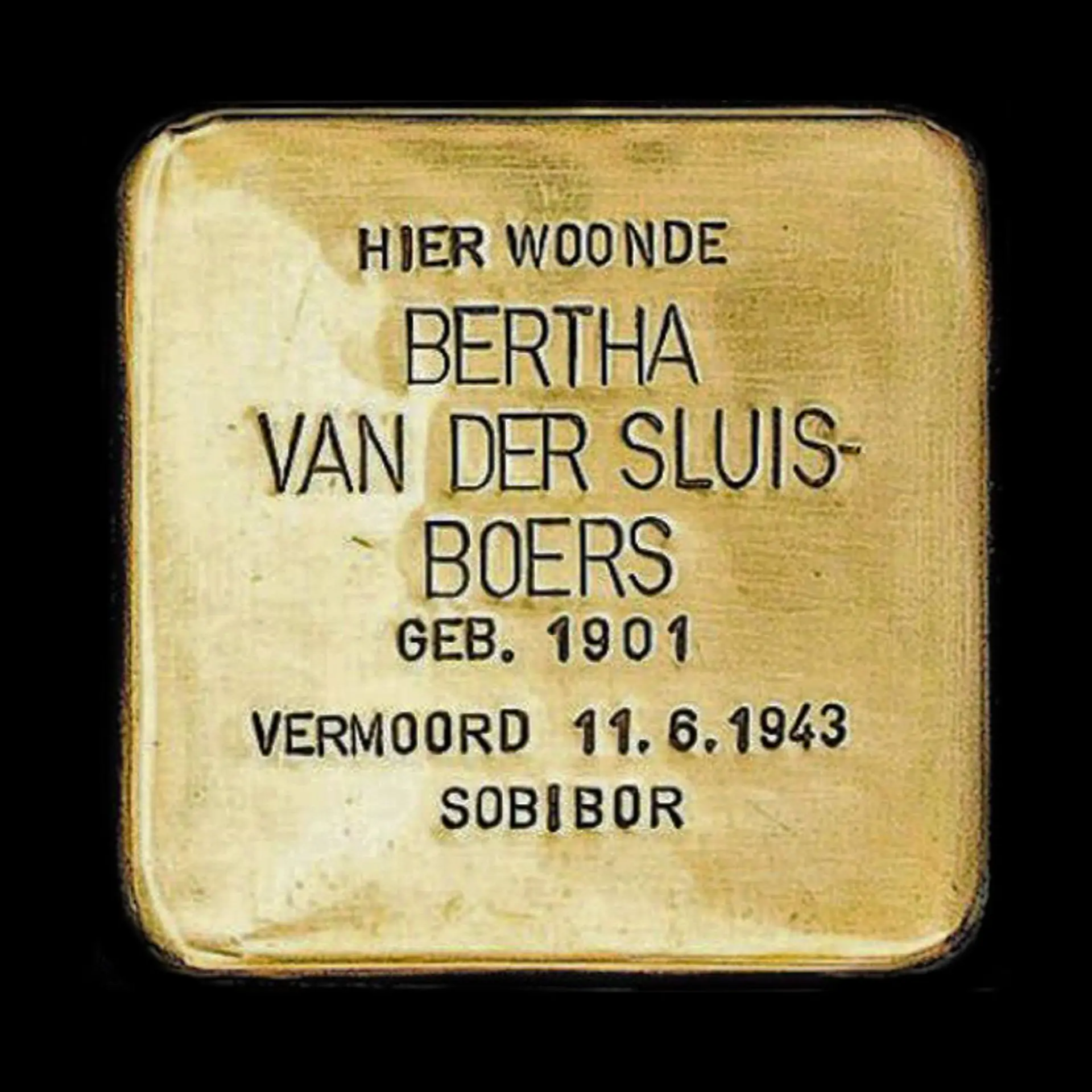 Struikelsteen voor Bertha van der Sluis-Boers