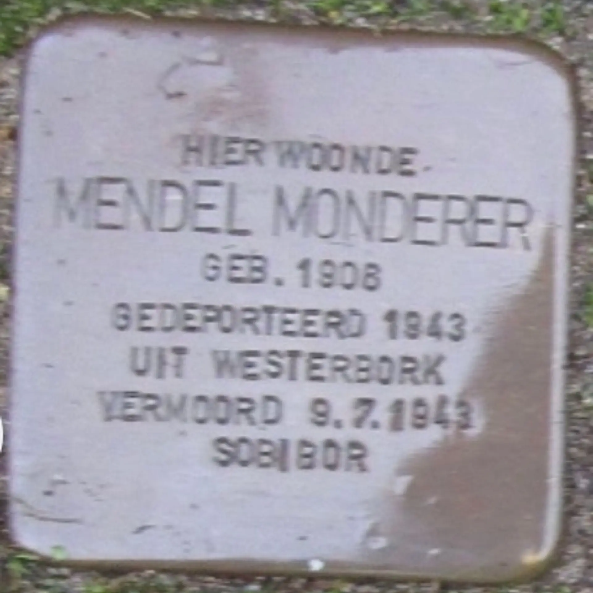 Struikelsteen voor Mendel Monderer