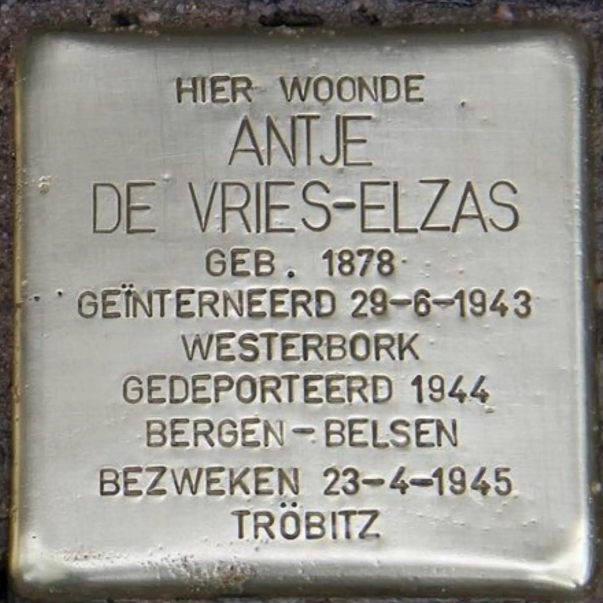 Struikelsteen voor Antje de Vries-Elzas