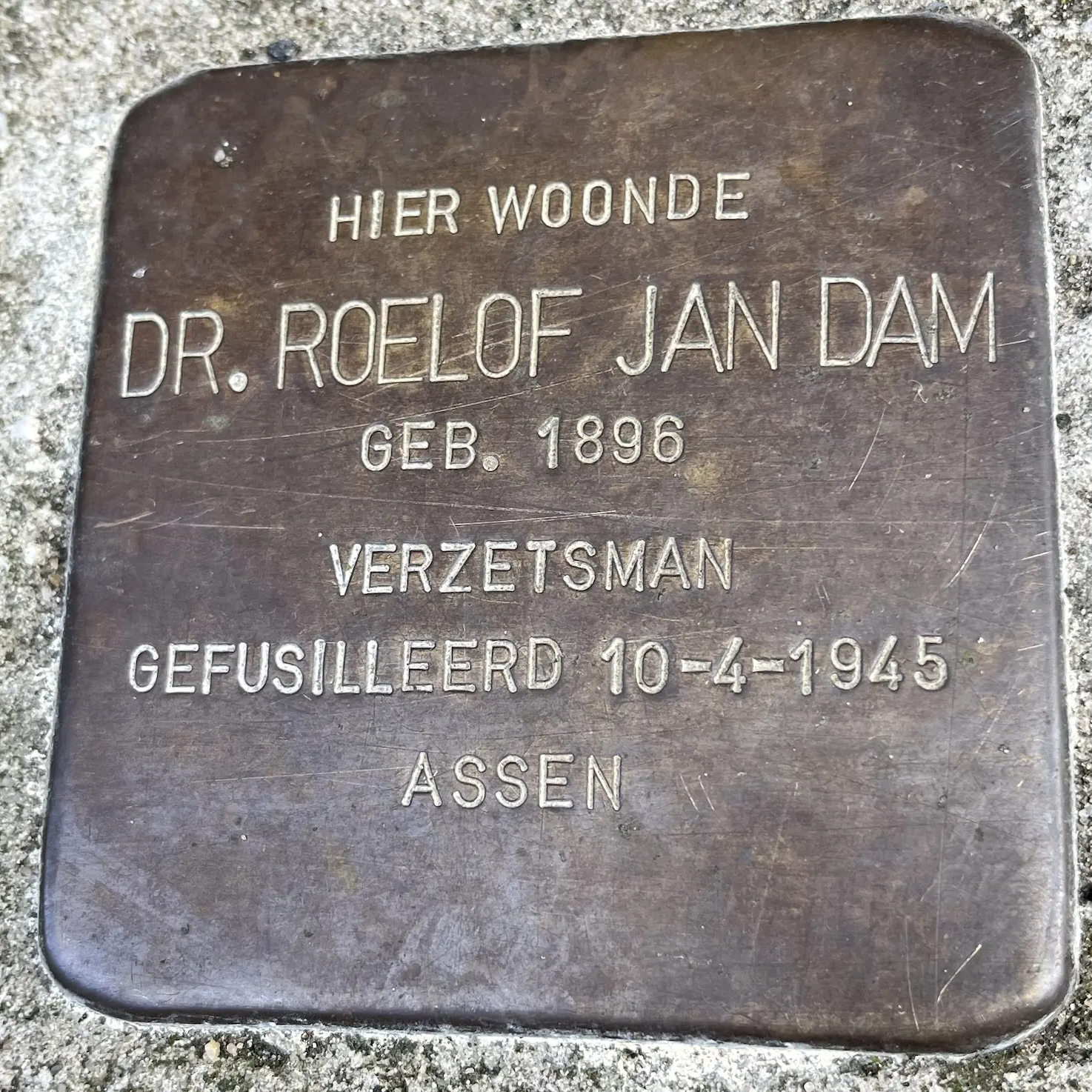Struikelsteen voor Roelof Jan Dam