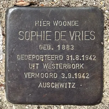 Struikelsteen voor Sophie de Vries