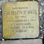 Struikelsteen voor Eva Piller-de Vrede