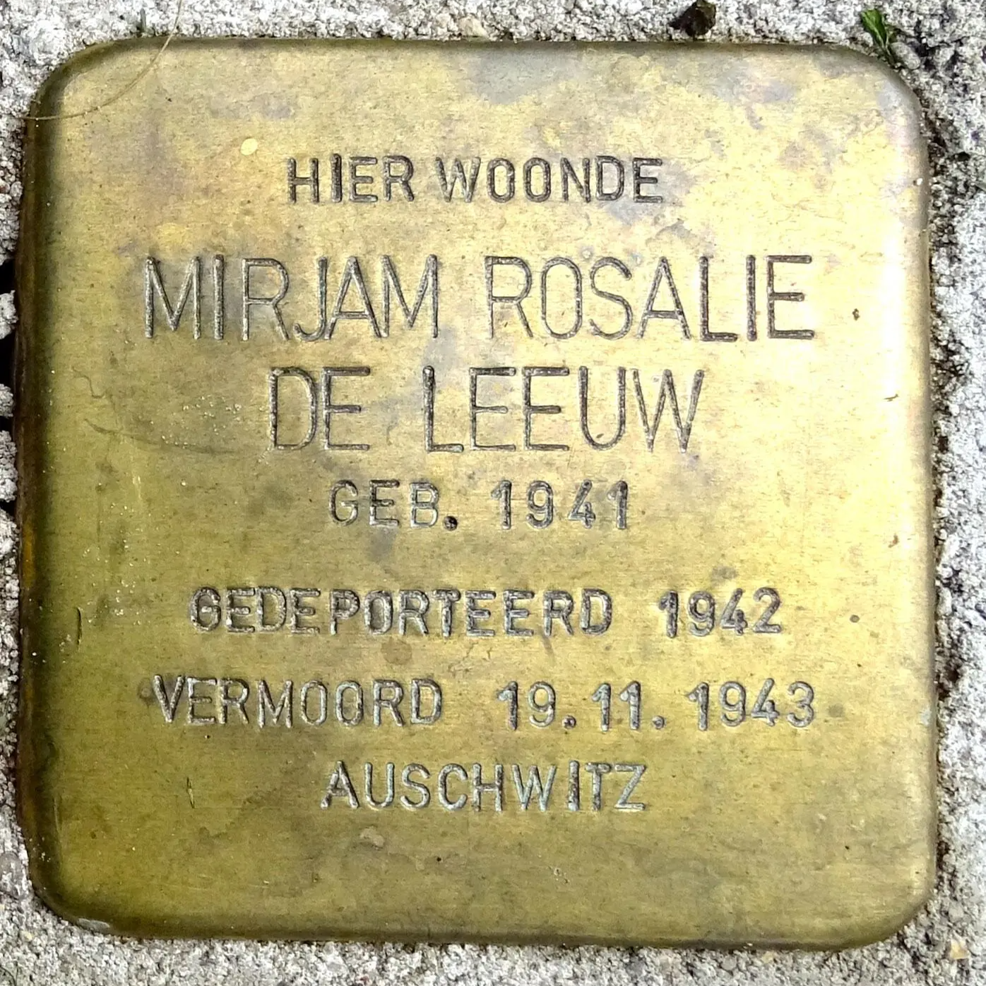 Struikelsteen voor Mirjam Rosalie de Leeuw