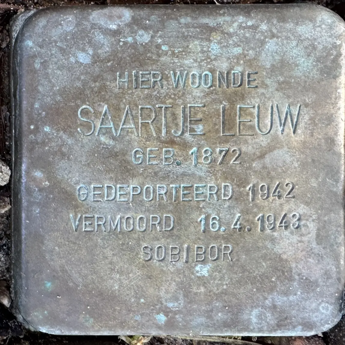 Struikelsteen voor Saartje Leuw