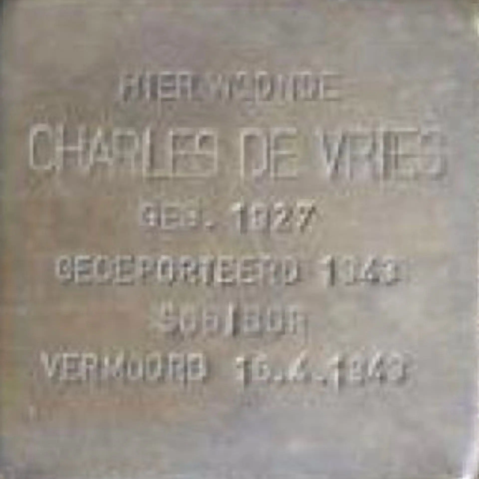 Struikelsteen voor Charles de Vries