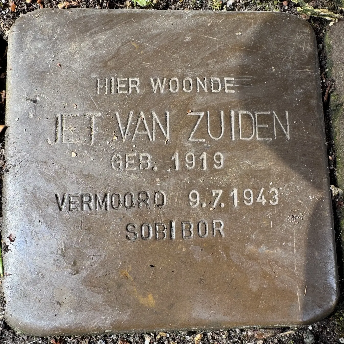Struikelsteen voor Jet van Zuiden