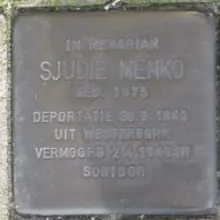 Struikelsteen voor Sjudie Menko