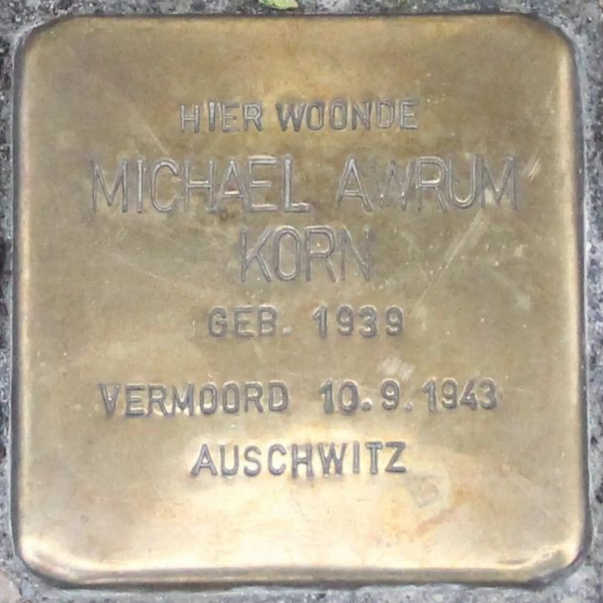 Struikelsteen voor Michael Awrum Korn