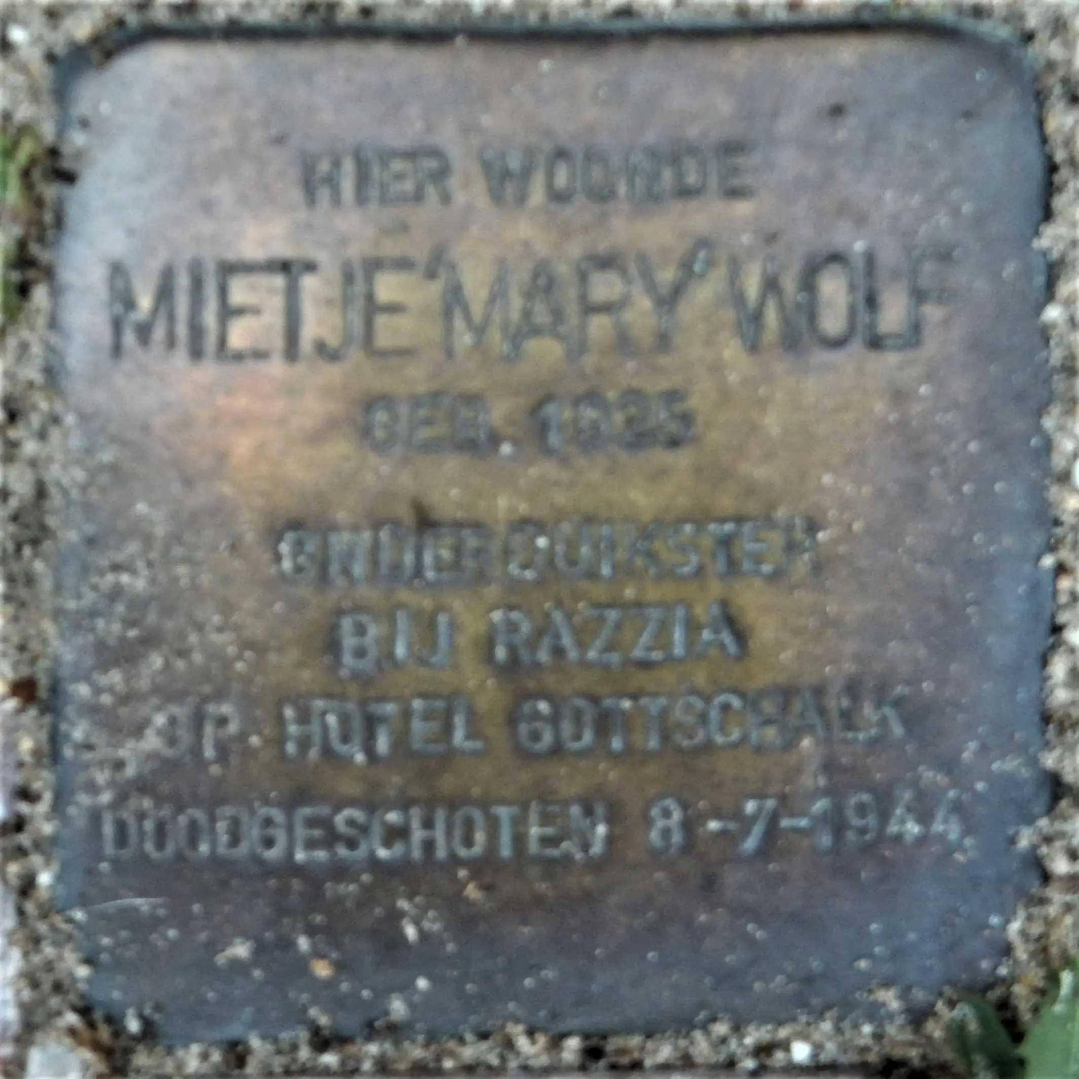 Struikelsteen voor Mietje Wolff