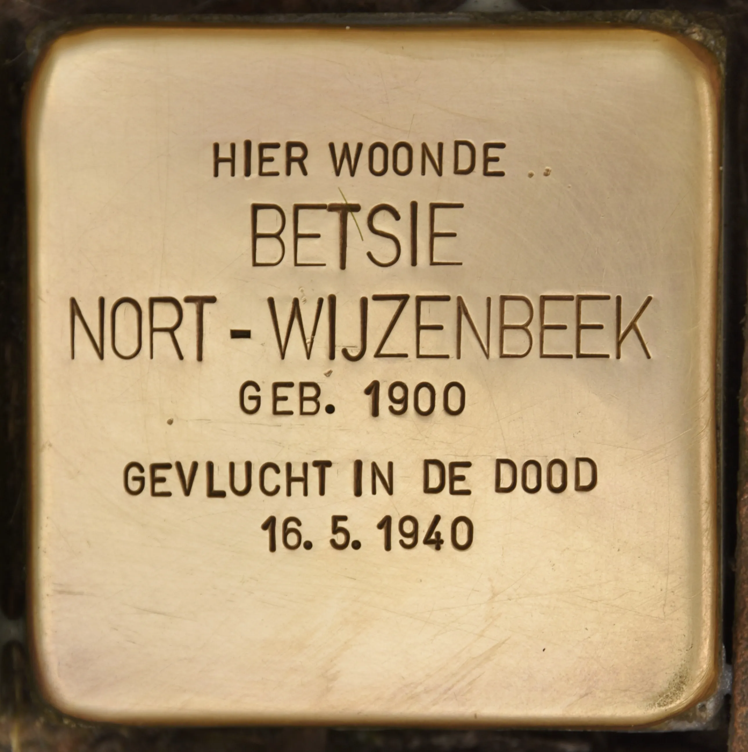 Struikelsteen voor Betsie Nort-Weezenbeek