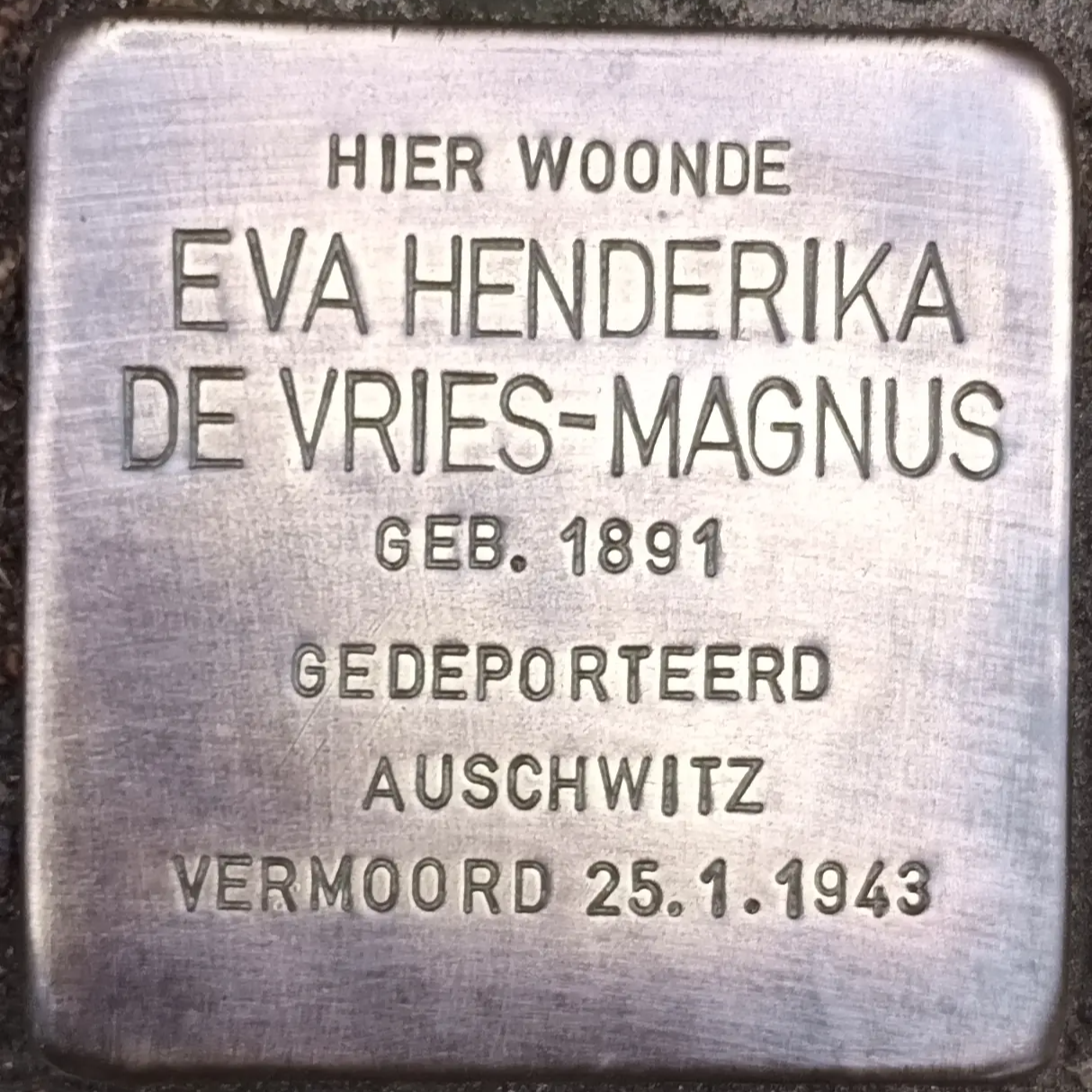 Struikelsteen voor Eva Henderika de Vries-Magnus