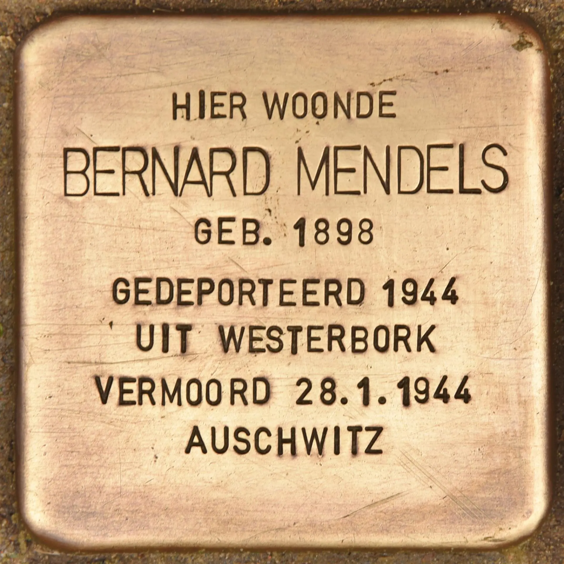 Struikelsteen voor Bernard Mendels