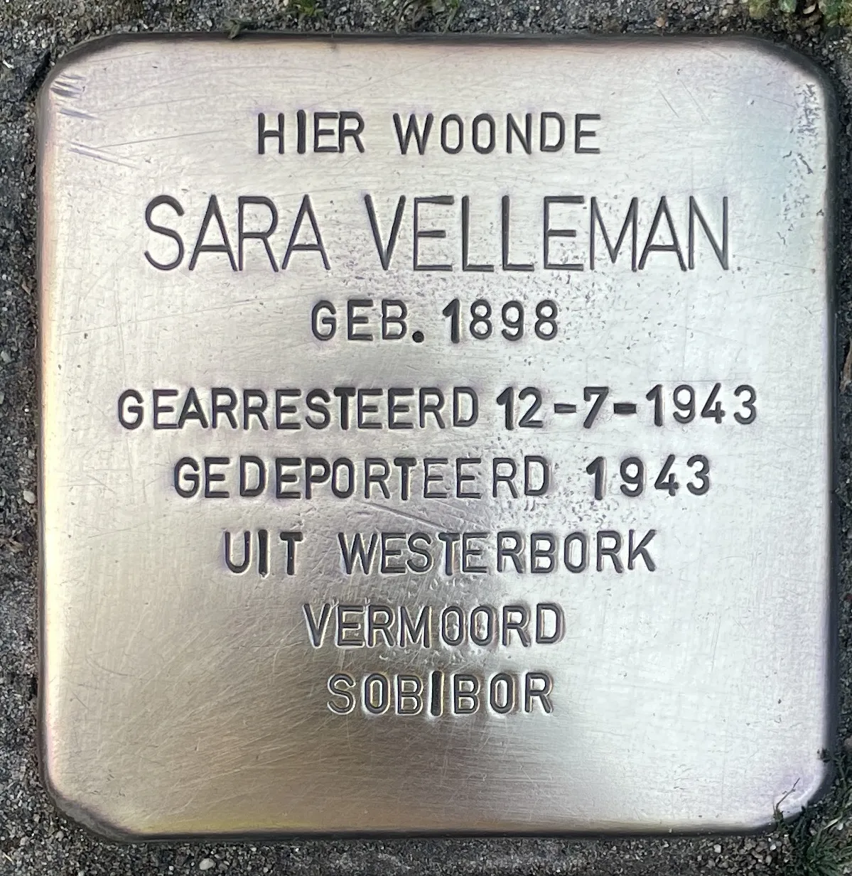 Struikelsteen voor Sara Velleman