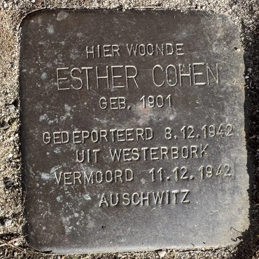 Struikelsteen voor Esther Oudgenoeg-Cohen