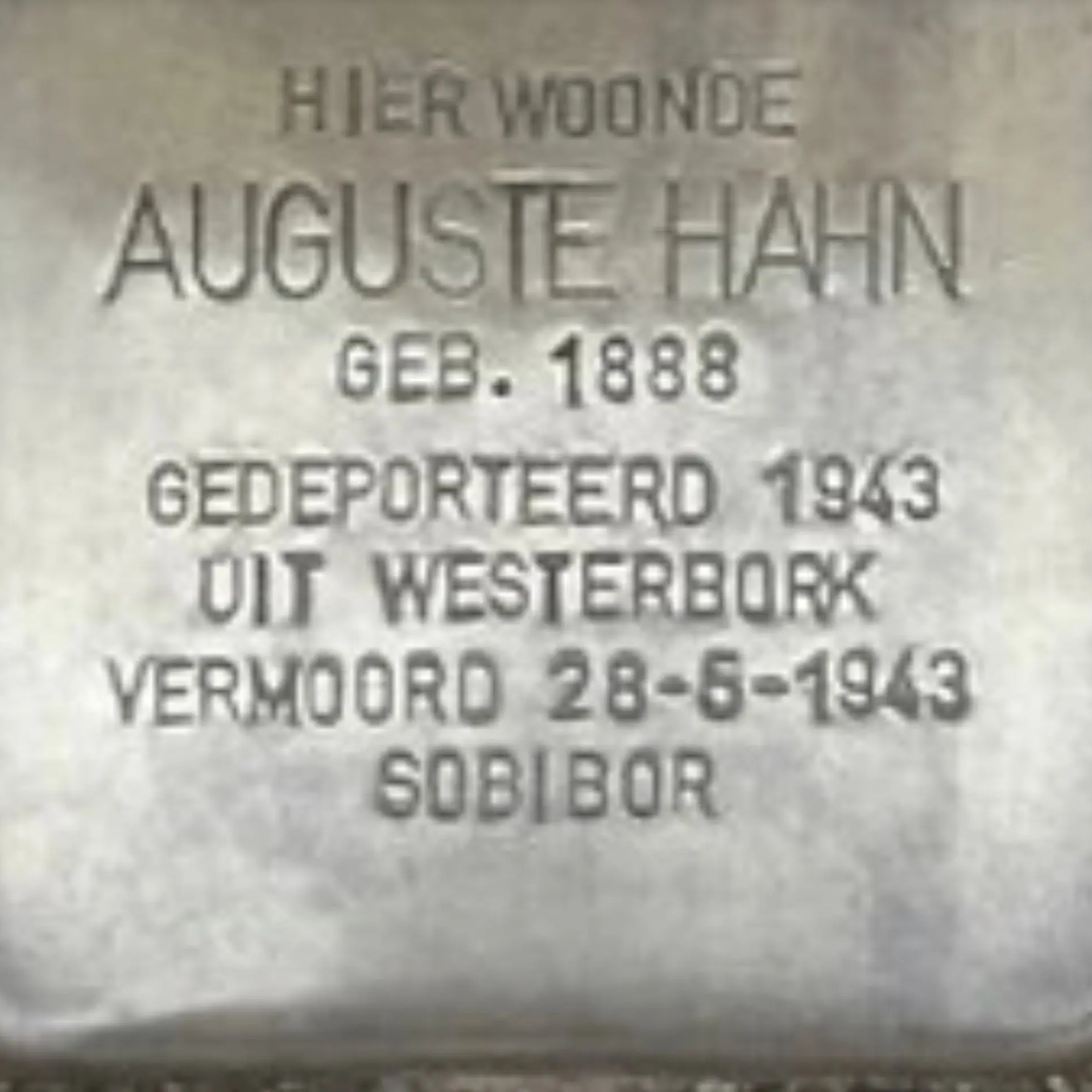 Struikelsteen voor Augusta Hahn
