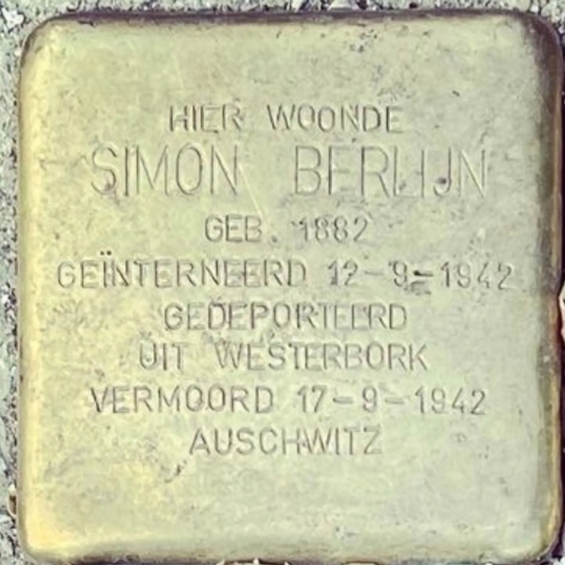 Struikelsteen voor Simon Berlijn