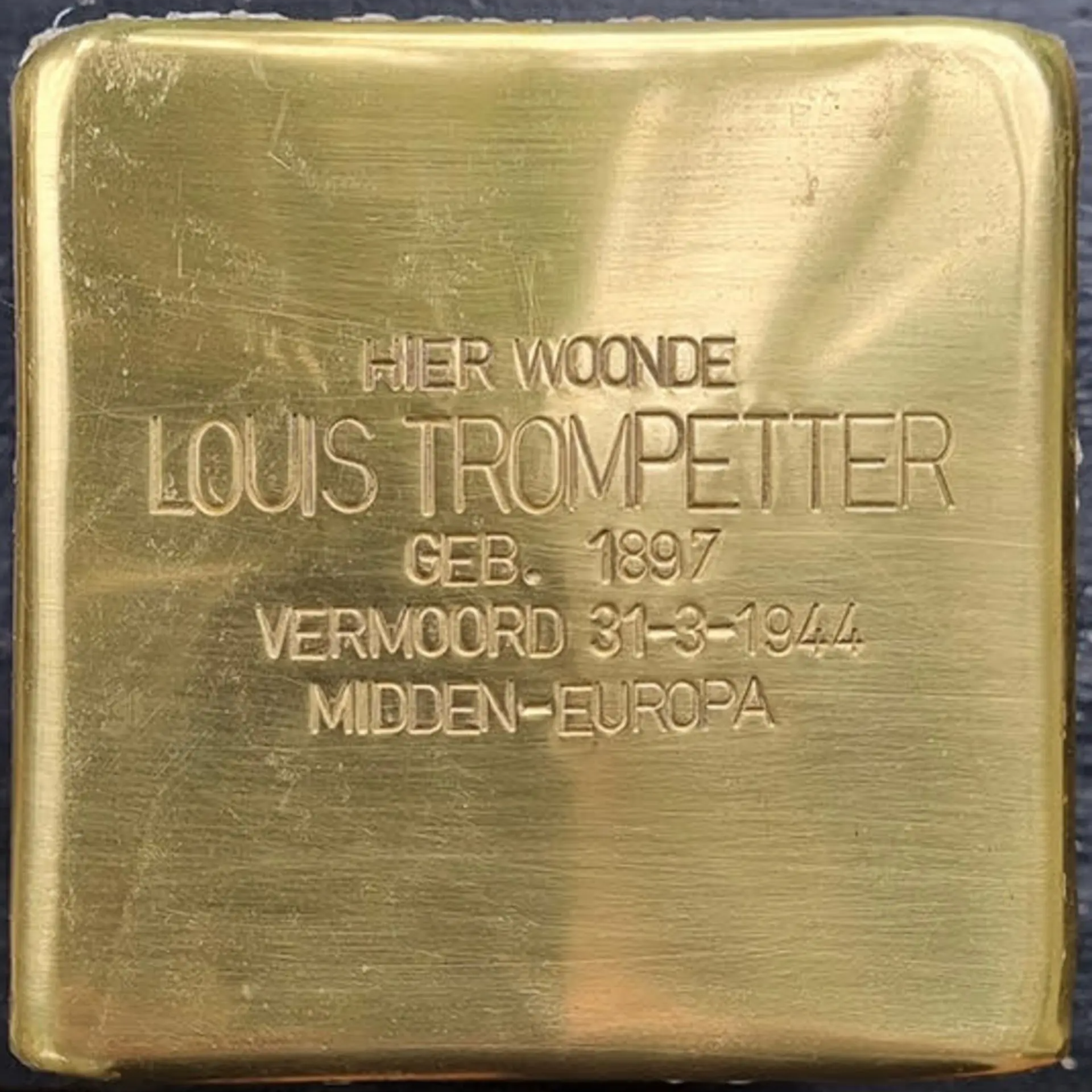 Struikelsteen voor Louis Trompetter