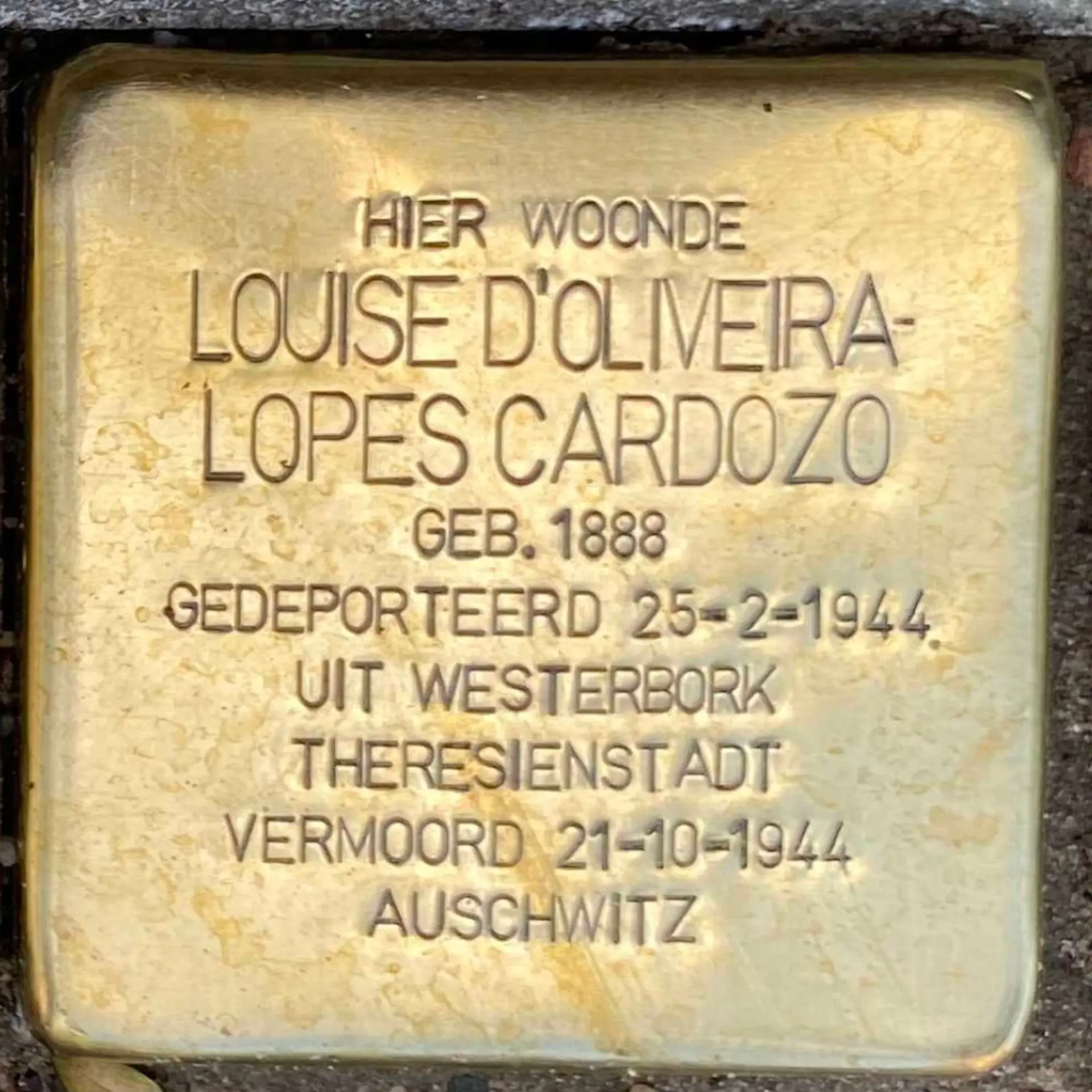 Struikelsteen voor Louisa Jessurum d'Oliveijra-Lopes Cardozo