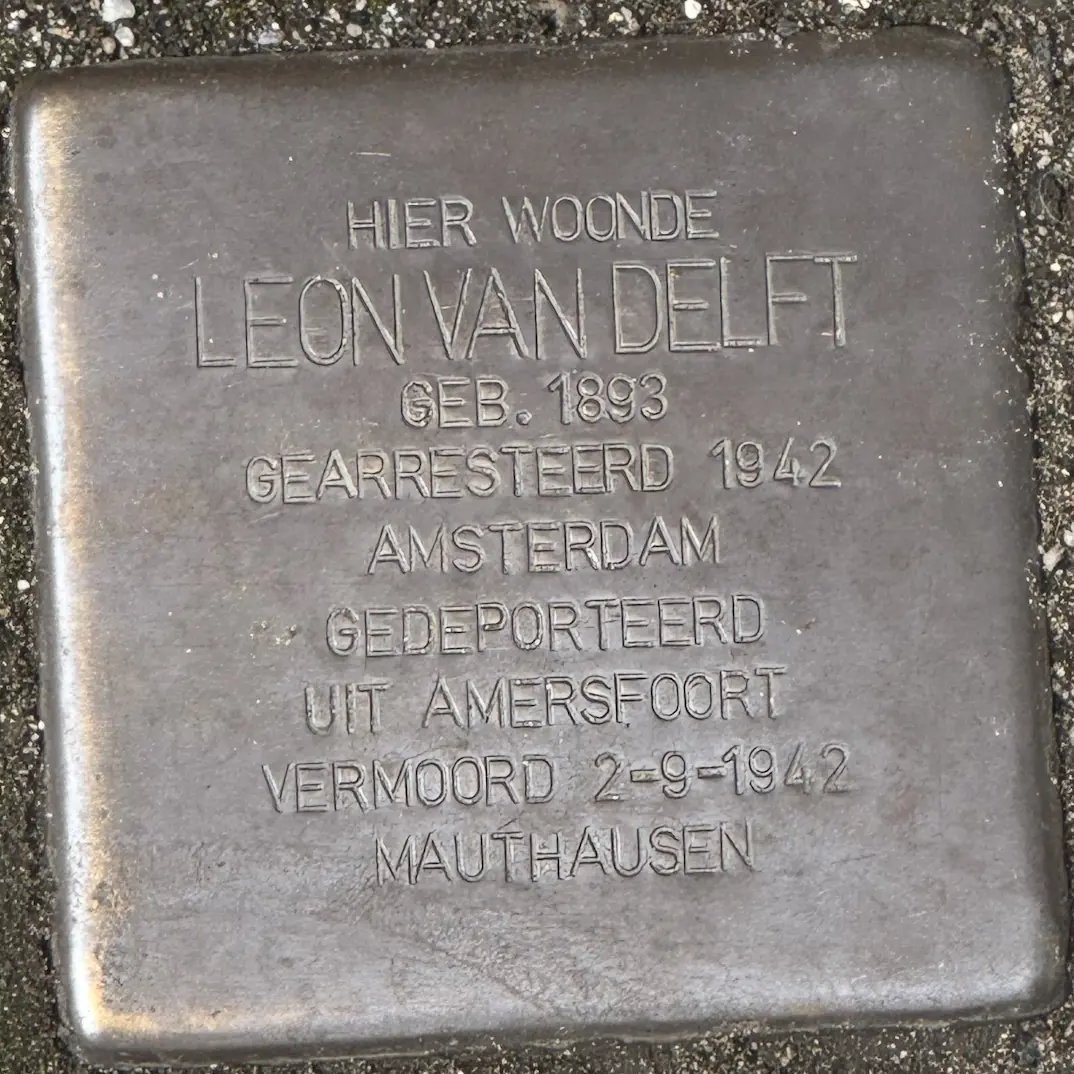 Struikelsteen voor Leon van Delft