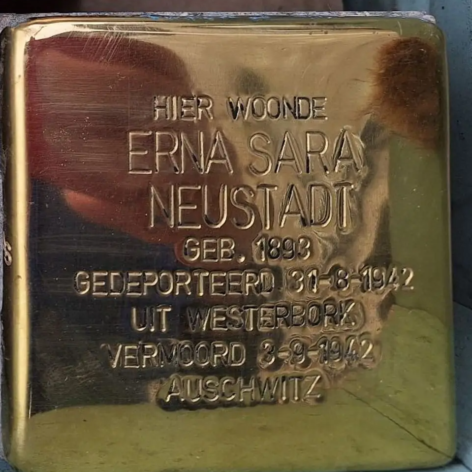 Struikelsteen voor Erna Neustadt