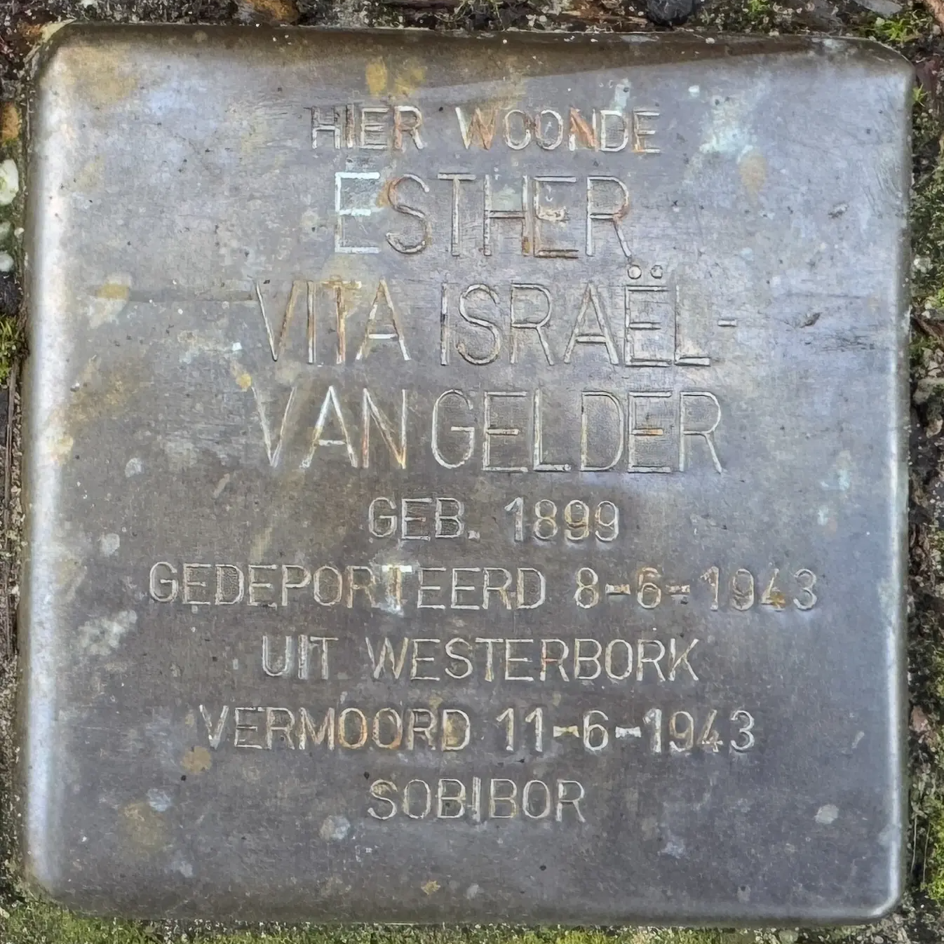 Struikelsteen voor Esther Vita Israel-van Gelder
