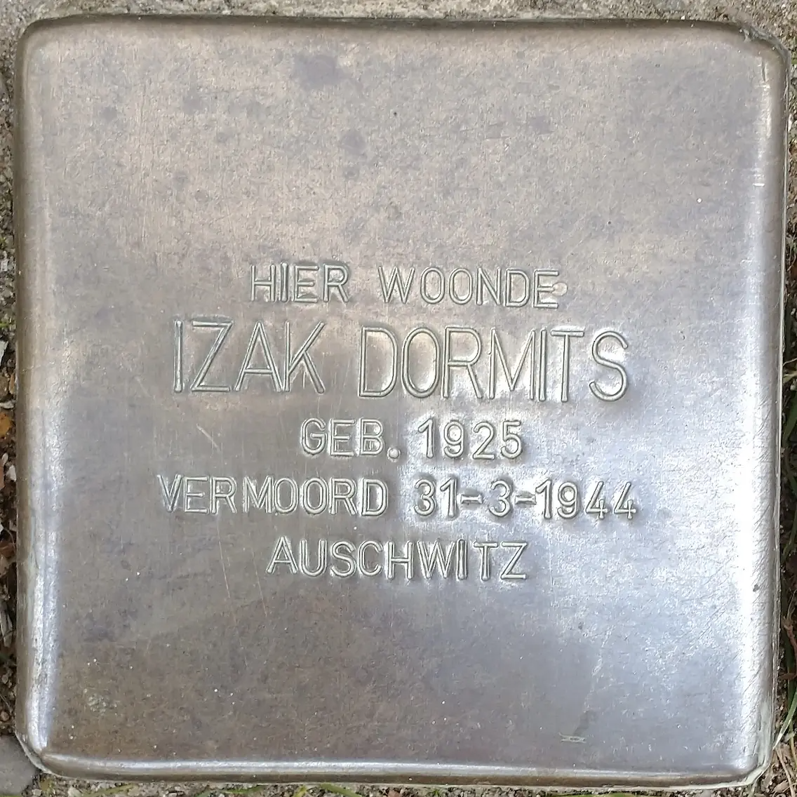 Struikelsteen voor Izak Dormits