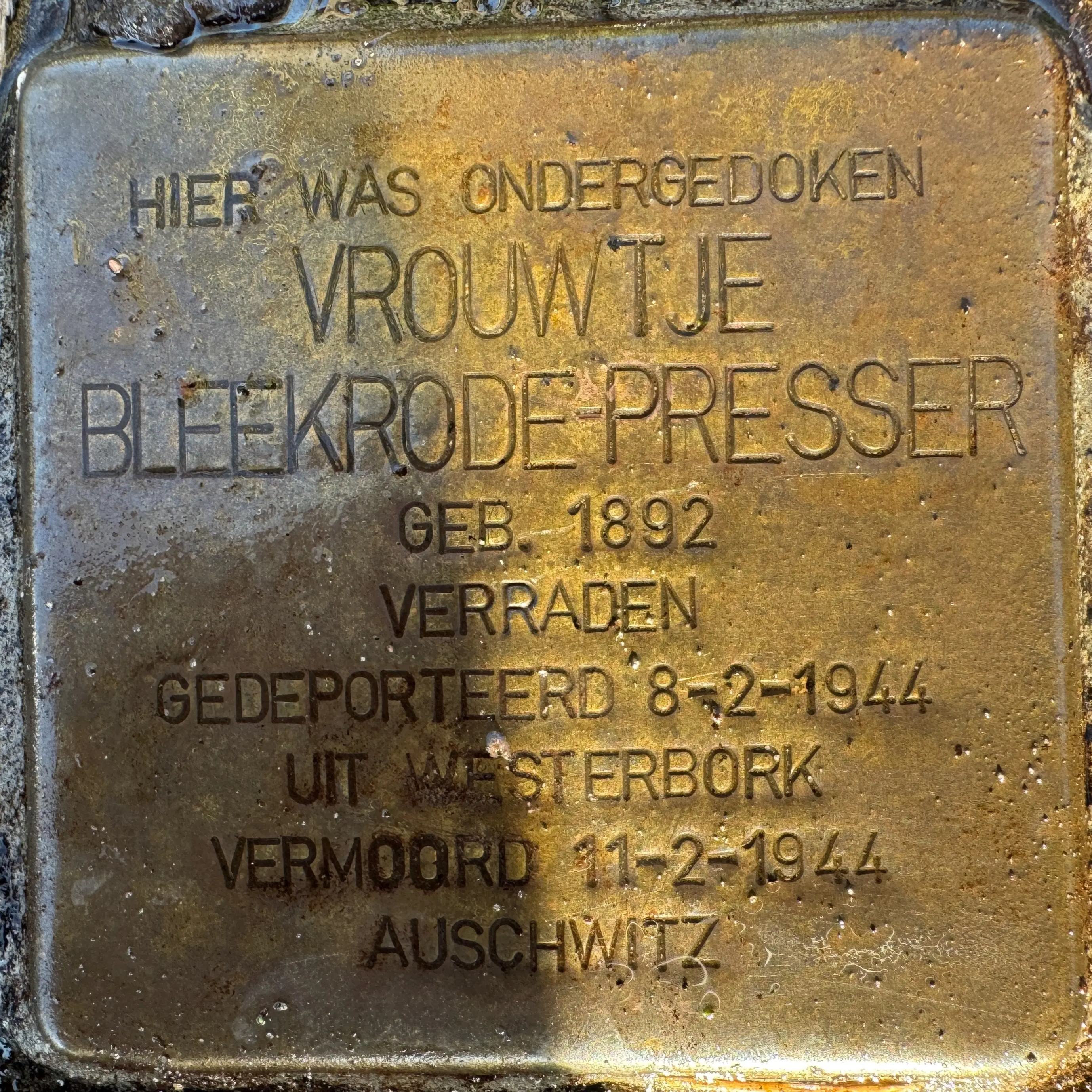 Struikelsteen voor Vrouwtje Bleekrode-Presser