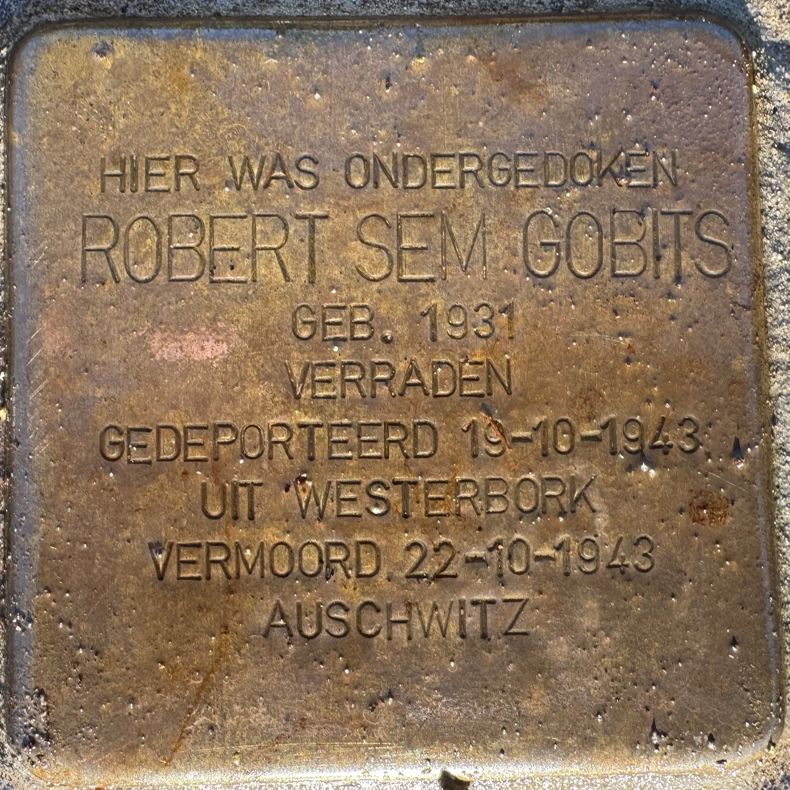 Struikelsteen voor Robert Sem Gobits
