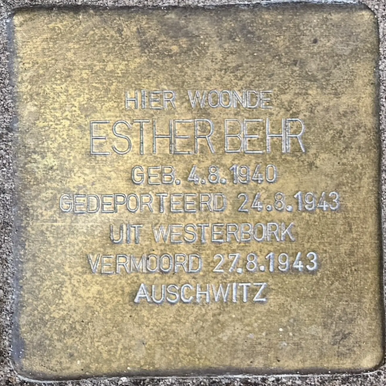 Struikelsteen voor Esther Behr