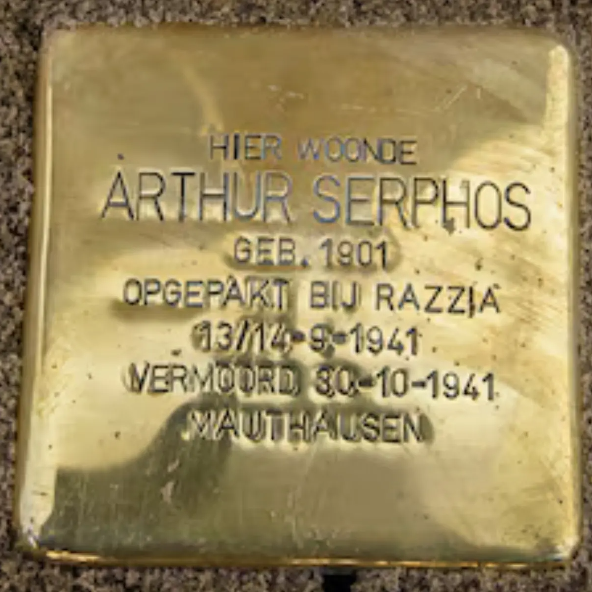 Struikelsteen voor Arthur Serphos