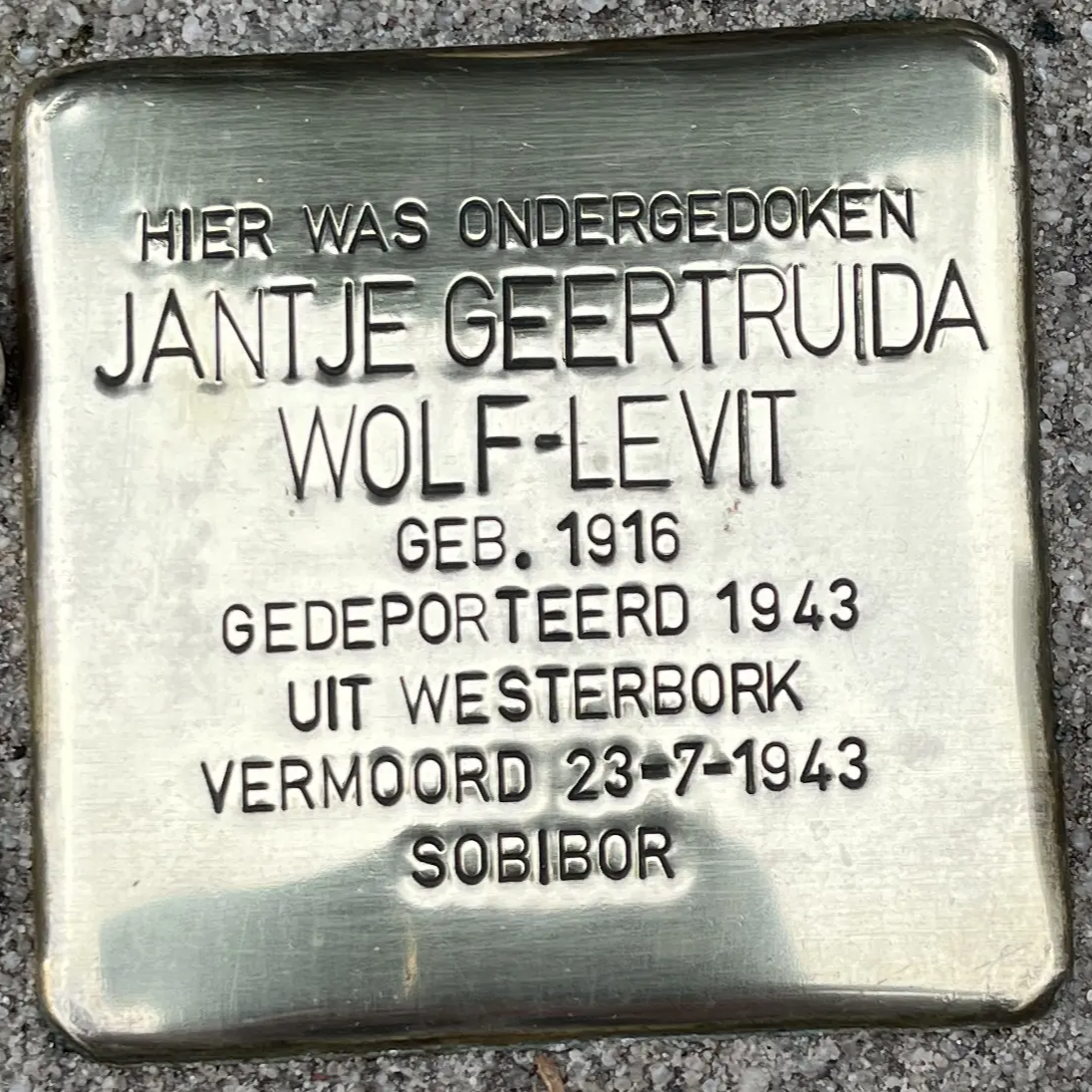 Struikelsteen voor Jantje Geertruida Wolf-Levit