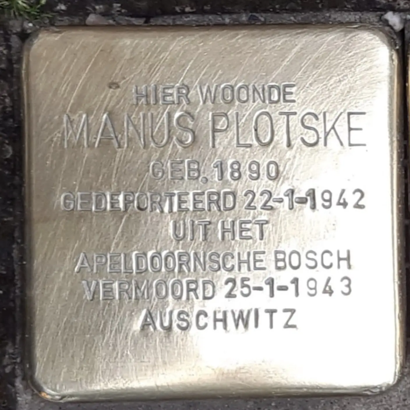 Struikelsteen voor Manus Plotske