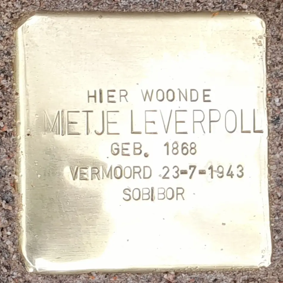 Struikelsteen voor Mietje Kan-Leverpoll