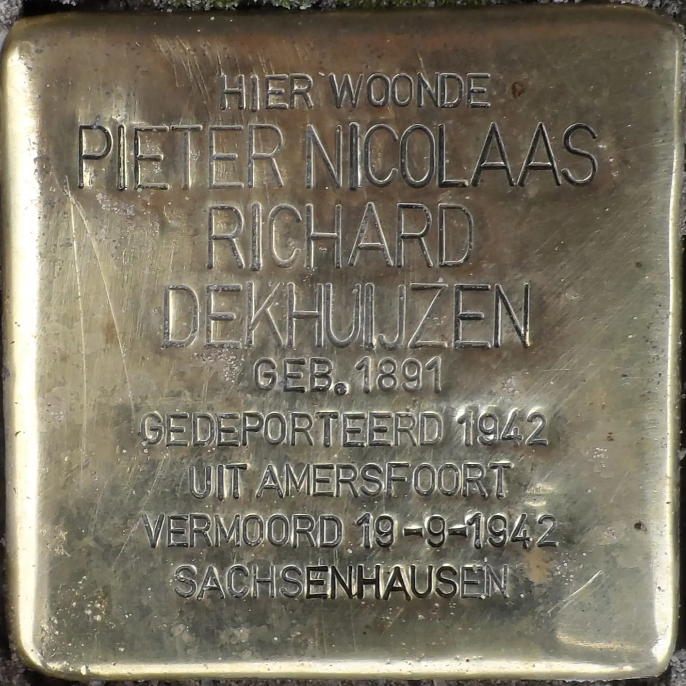Struikelsteen voor Pieter Nicolaas Richard Dekhuijzen
