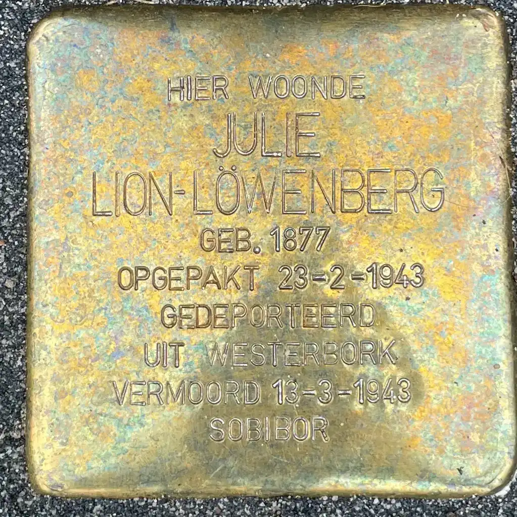 Struikelsteen voor Jülchen Lion-Löwenberg