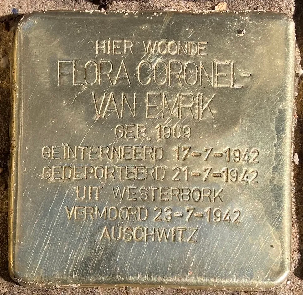 Struikelsteen voor Flora Coronel-van Emrik