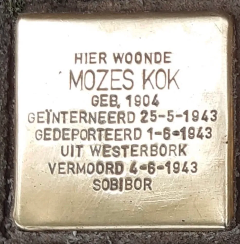 Struikelsteen voor Mozes Kok