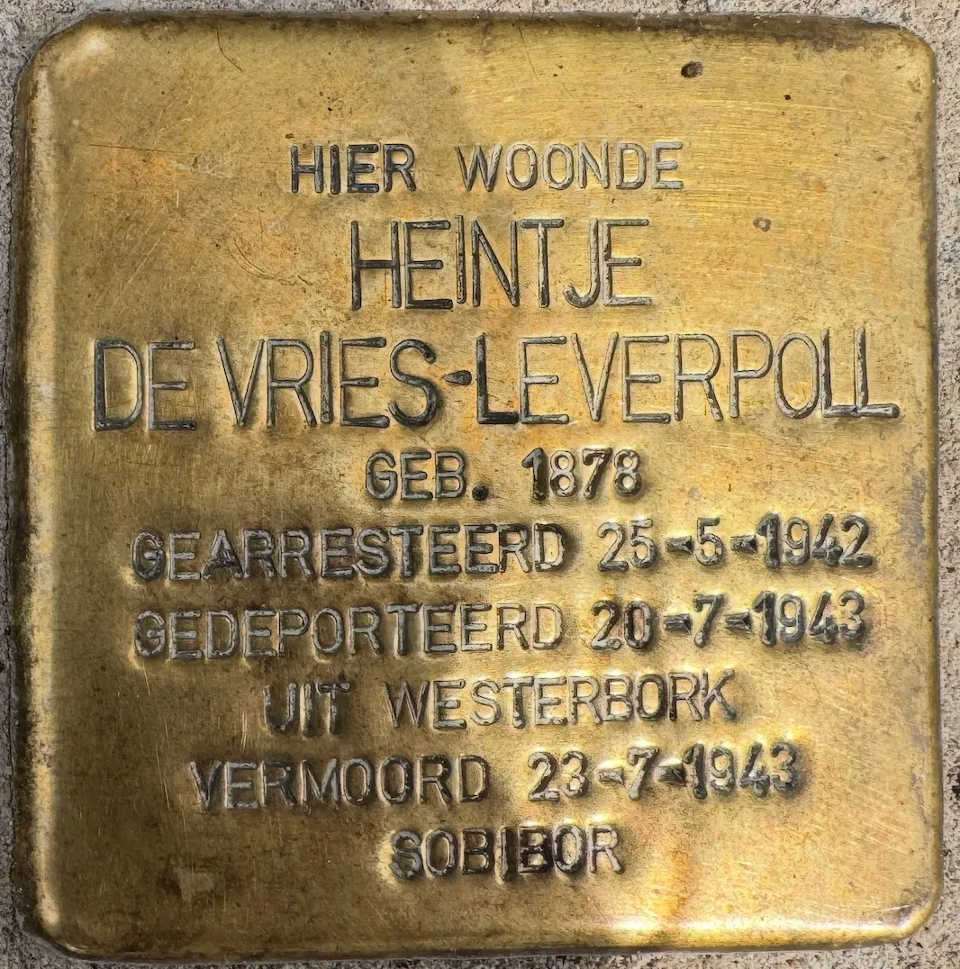 Struikelsteen voor Heintje de Vries-Leverpoll
